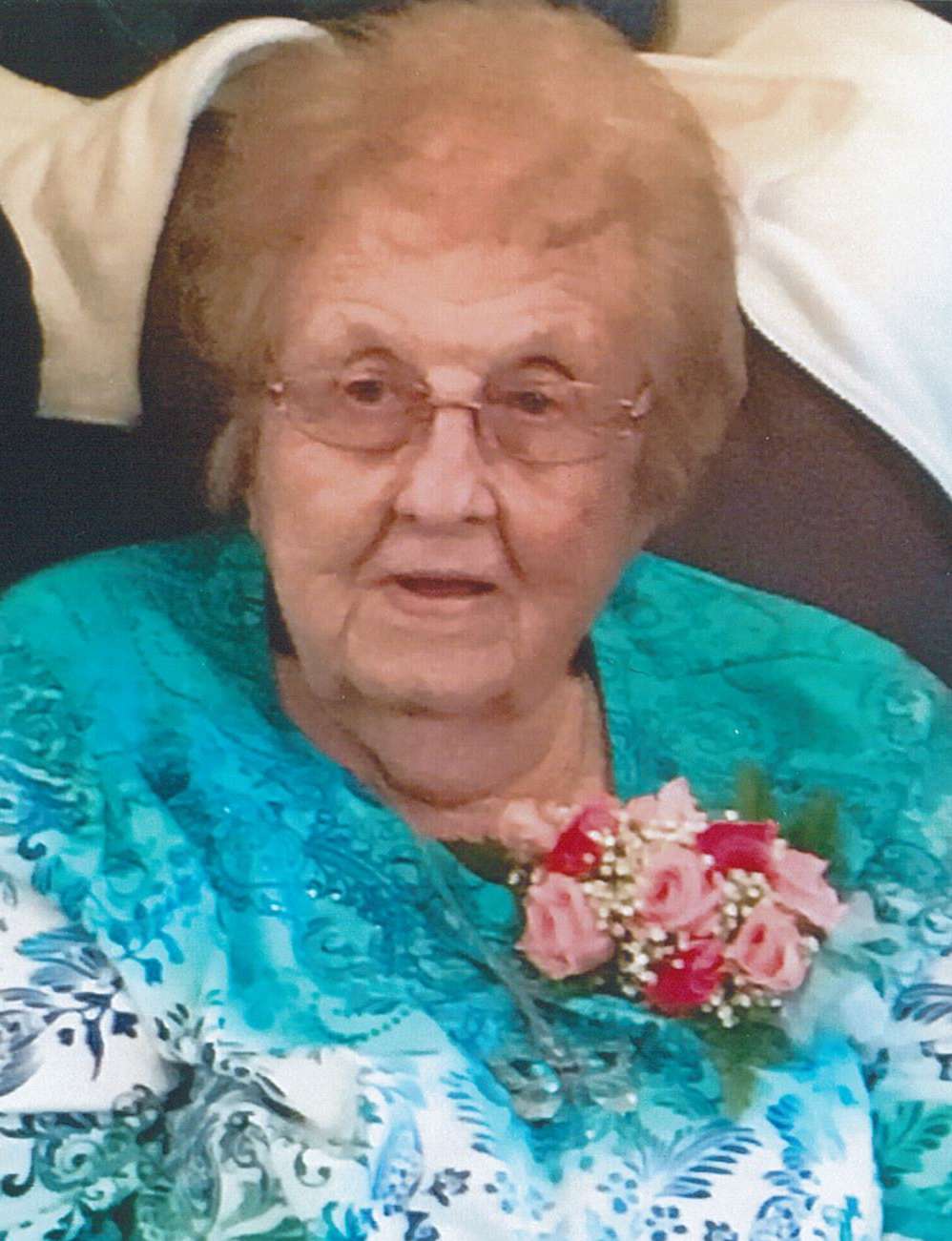 Obituary Of Mary Elizabeth Bennett Cf Sweeny S Funeral Home Ltd